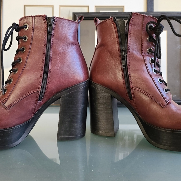 STEVE MADDEN GELSEY BOOTS - Picture 8 of 10